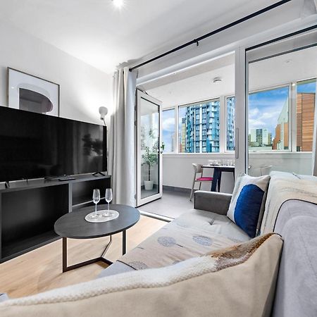 Stylish Retreats On Olympic Way Lejlighed London Eksteriør billede