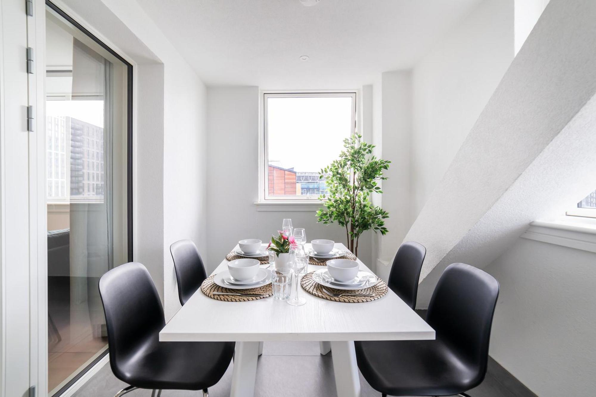 Stylish Retreats On Olympic Way Lejlighed London Eksteriør billede