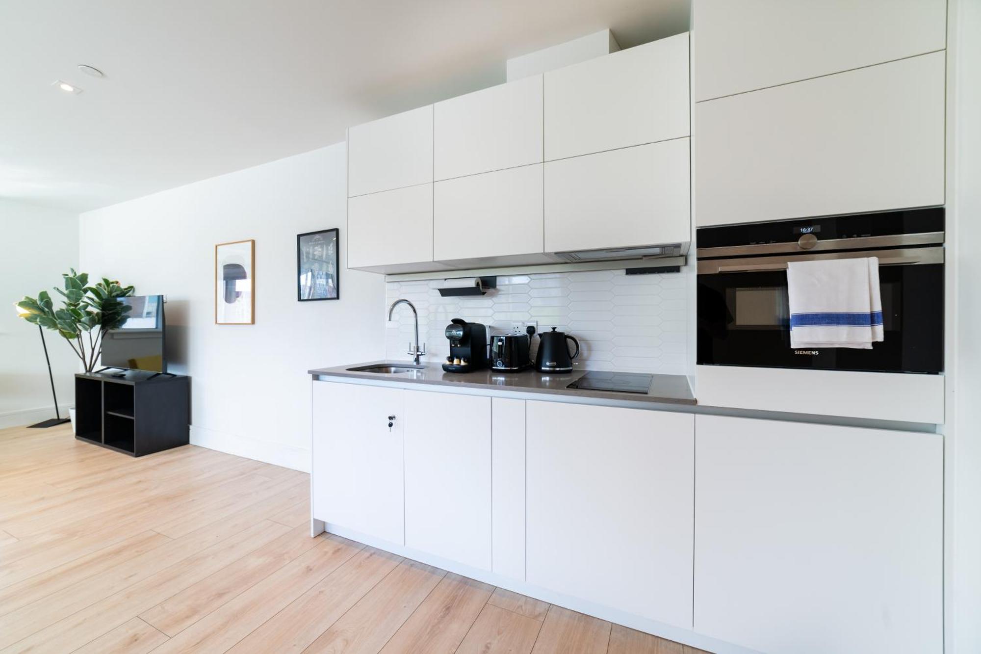 Stylish Retreats On Olympic Way Lejlighed London Eksteriør billede
