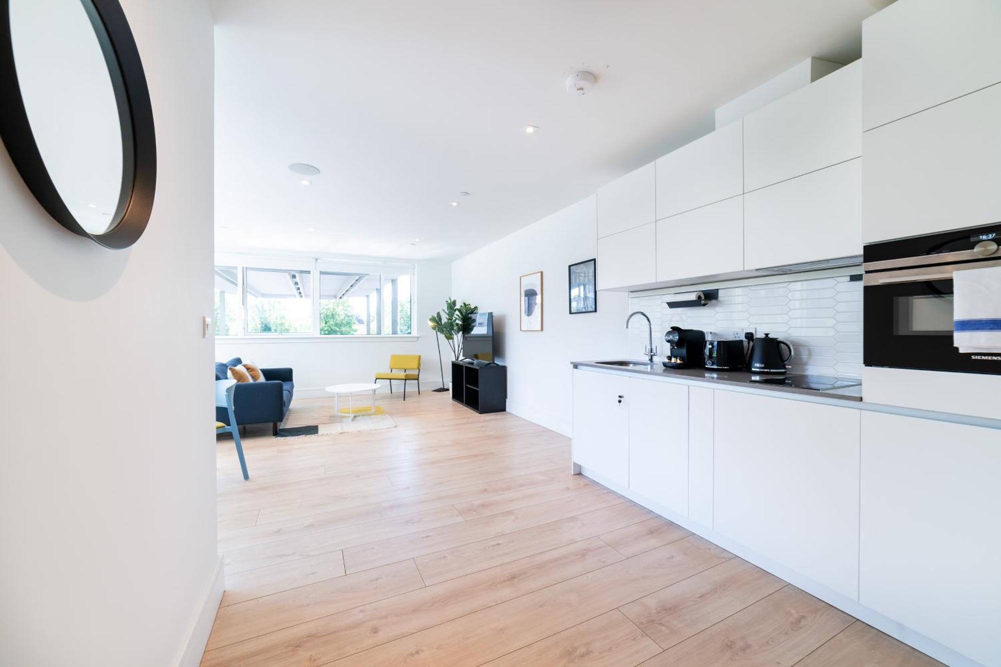 Stylish Retreats On Olympic Way Lejlighed London Eksteriør billede