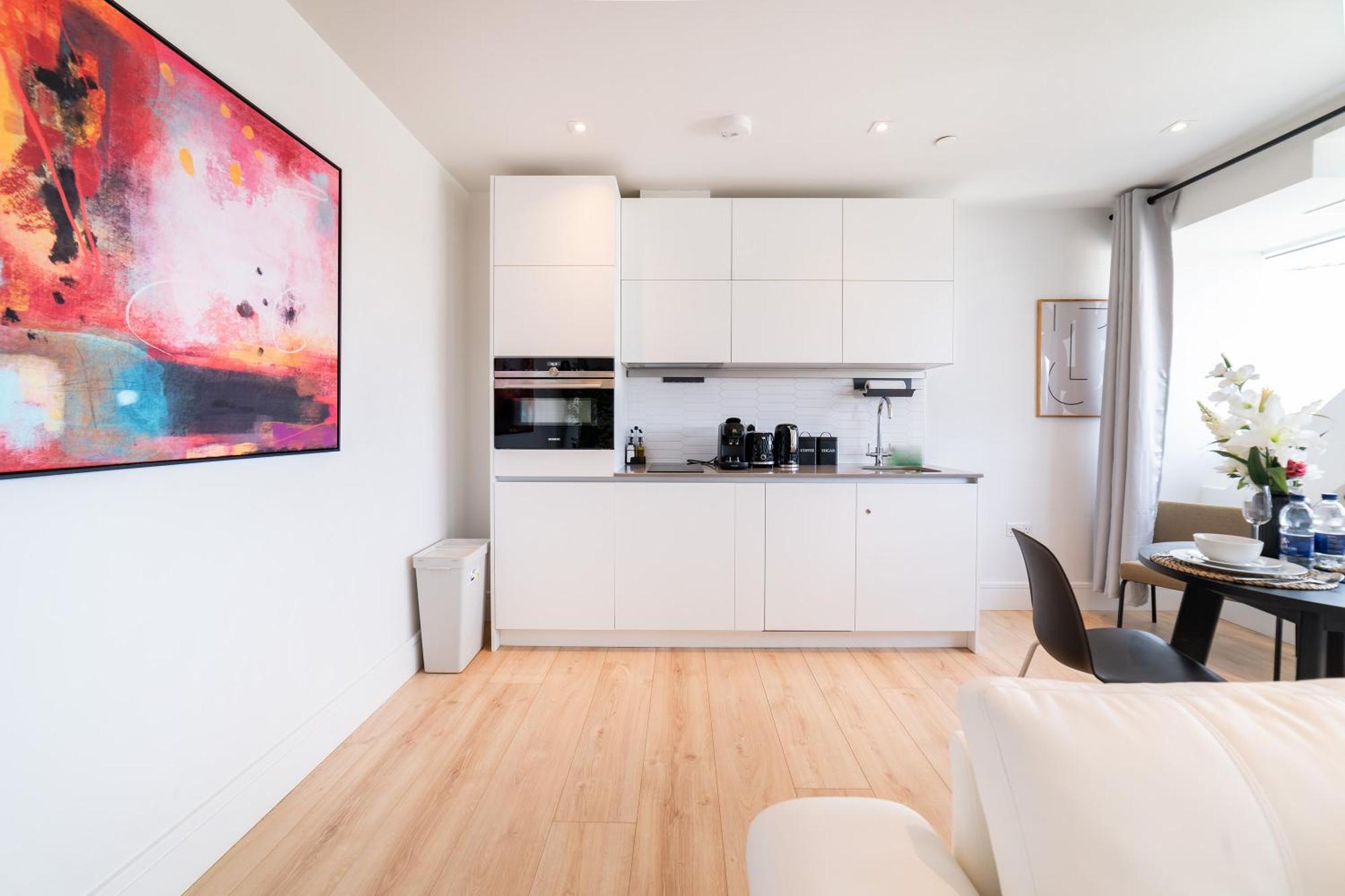 Stylish Retreats On Olympic Way Lejlighed London Eksteriør billede