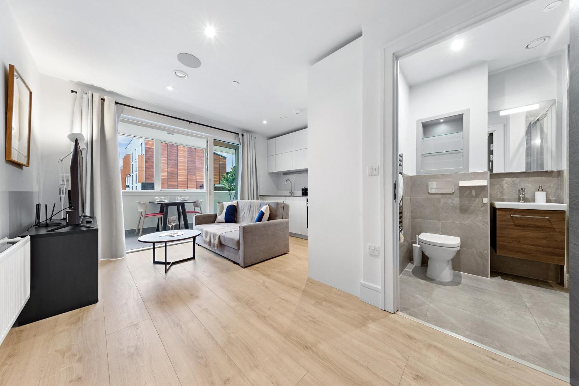 Stylish Retreats On Olympic Way Lejlighed London Eksteriør billede