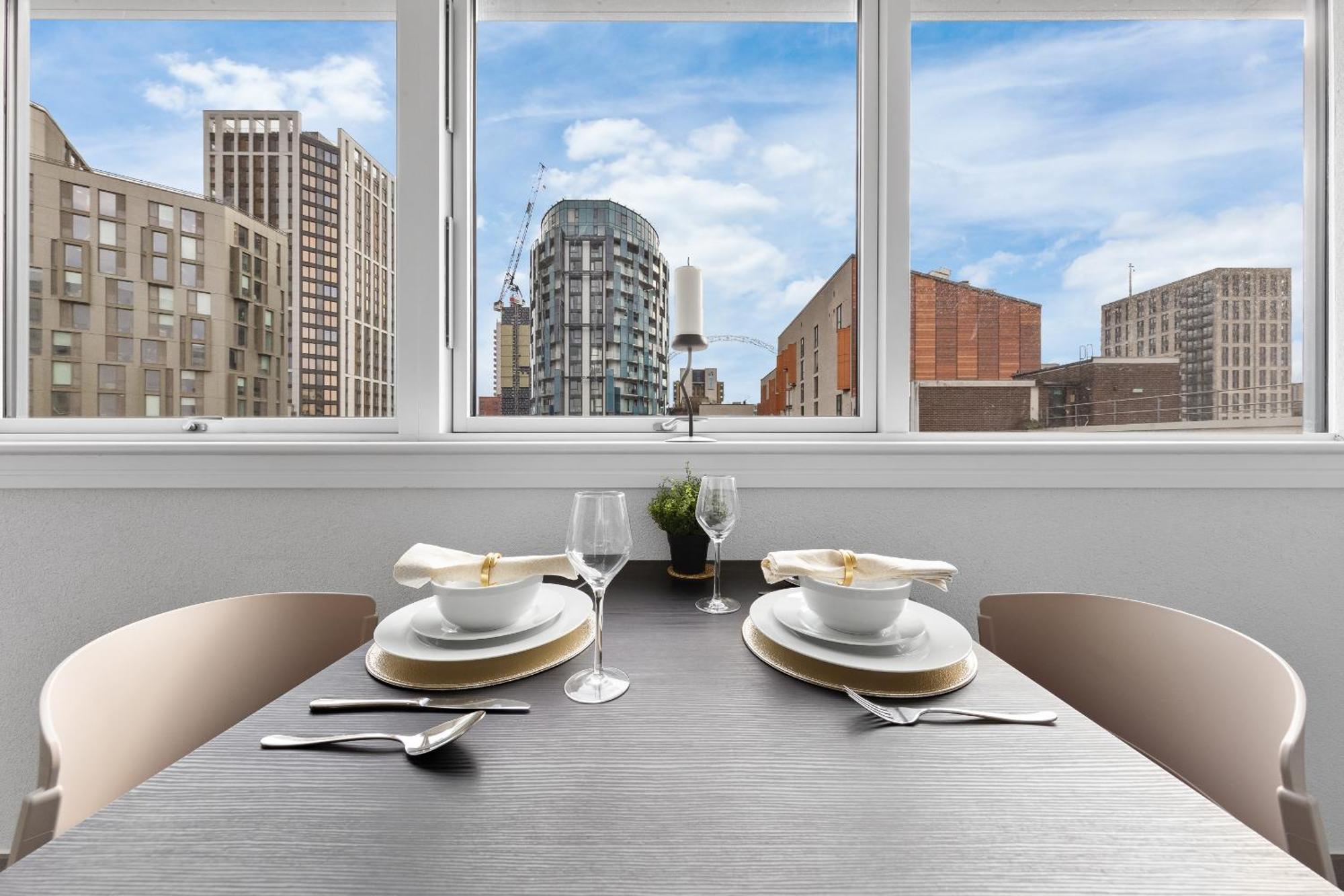 Stylish Retreats On Olympic Way Lejlighed London Eksteriør billede