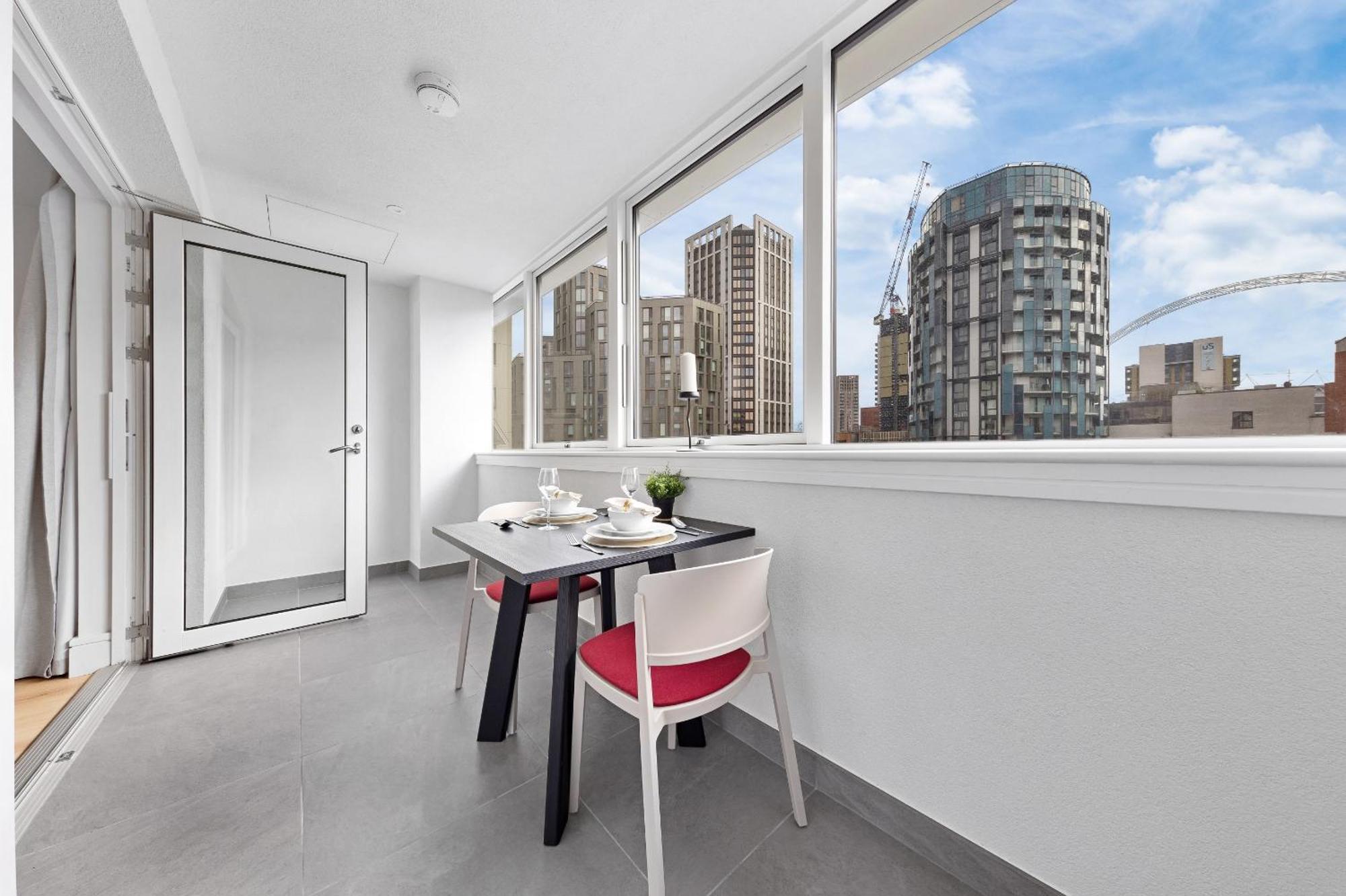 Stylish Retreats On Olympic Way Lejlighed London Eksteriør billede