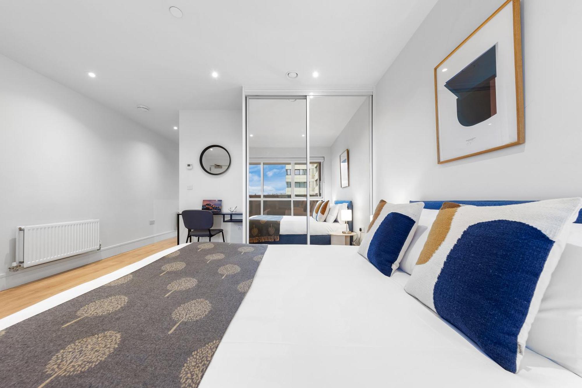 Stylish Retreats On Olympic Way Lejlighed London Eksteriør billede