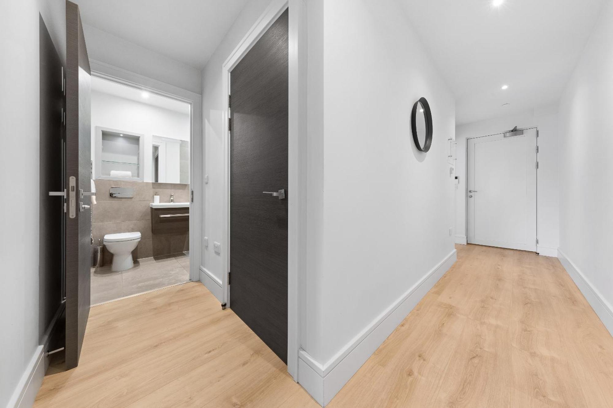 Stylish Retreats On Olympic Way Lejlighed London Eksteriør billede