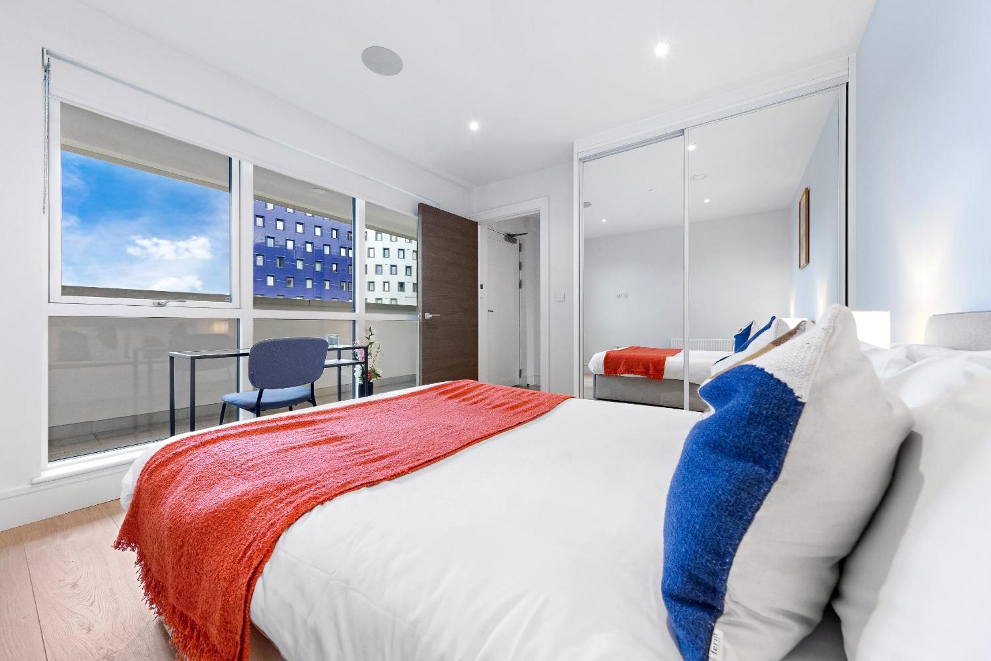 Stylish Retreats On Olympic Way Lejlighed London Eksteriør billede