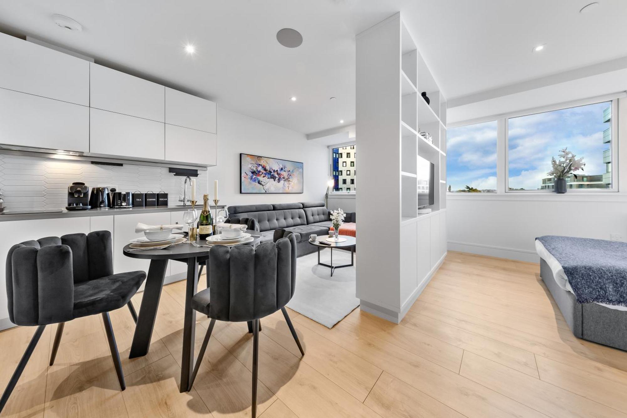 Stylish Retreats On Olympic Way Lejlighed London Eksteriør billede